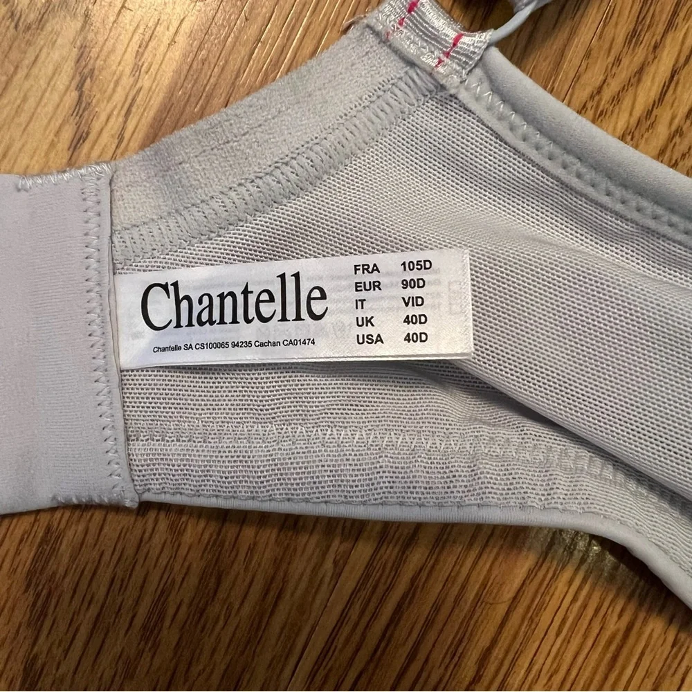 Chantelle Light Gray High Impact bra. - Picture 10 of 13